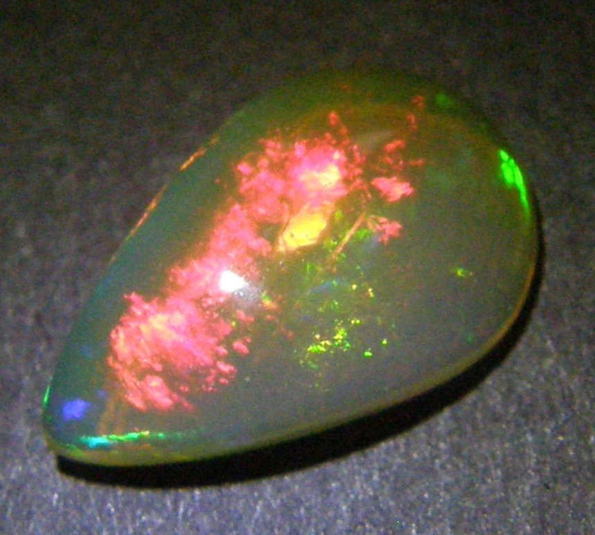 生まれながら 乳白色キャッツアイ１．１８ｃｔ