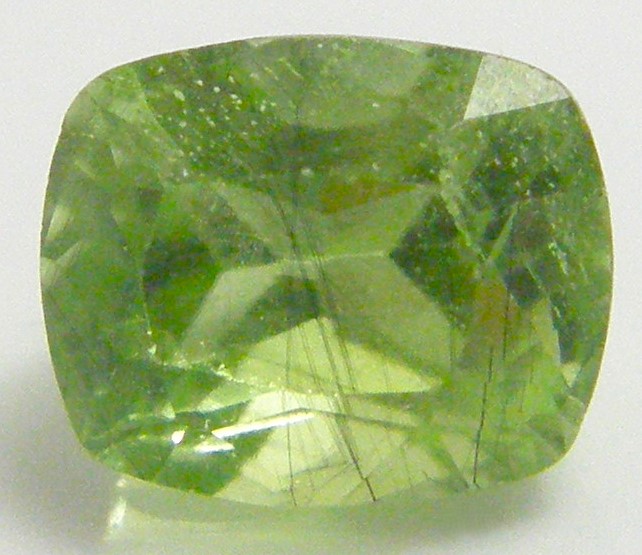 天然　ペリドット２．６１ｃｔ　パキスタン産