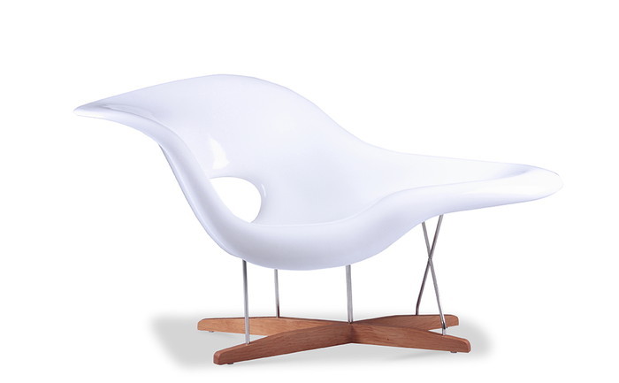 ラ シェーズ LA CHAISE ホワイト 3年保証付 デザイナーズ ジェネリック家具 リプロダクト inv-8216blc ラウンジチェア パーソナルチェア イス チェア 送料無料 北欧 モダン 家具 インテリア ナチュラル テイスト 新生活 オススメ おしゃれ 後払い