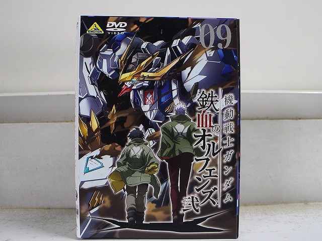【送料無料】 〔中古〕 DVD 機動戦士ガンダム 鉄血のオルフェンズ 弐 全9巻 ※ケース無し発送 レンタル落ち ZX1263|ギフトグッズ 店