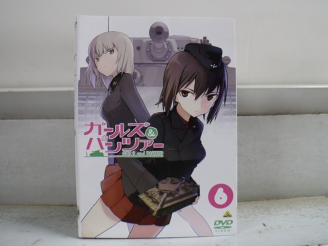 【送料無料】 〔中古〕 DVD ガールズ&amp;パンツァー 全6巻 ※ケース無し発送 レンタル落ち ZX1272｜ギフトグッズ 店