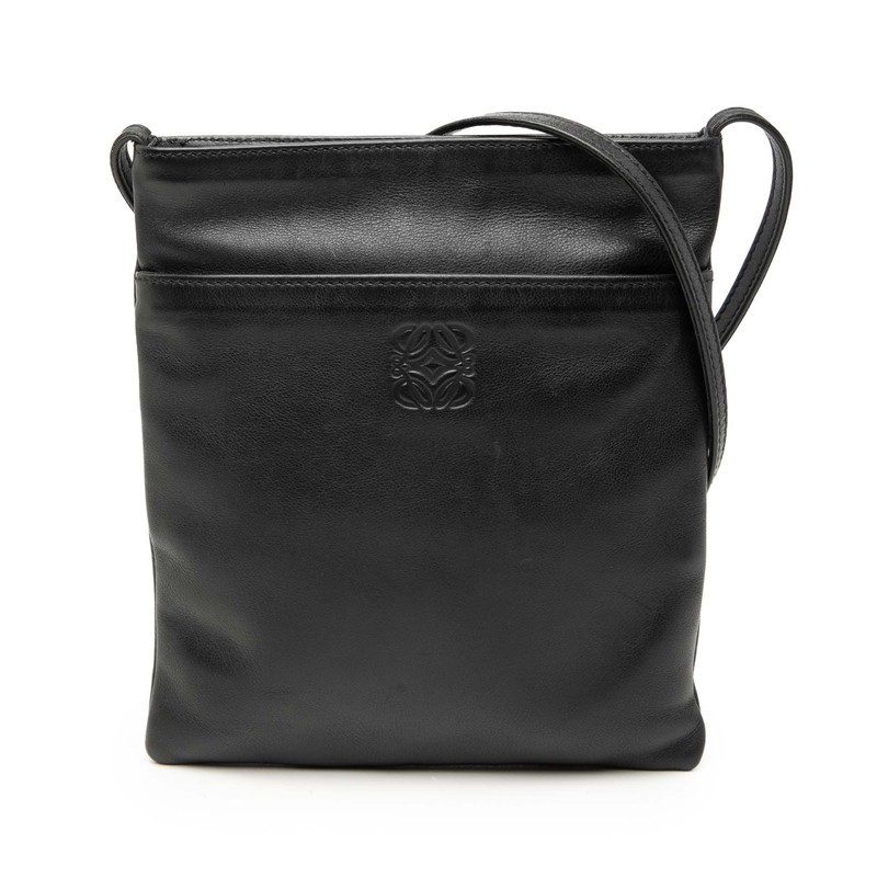 ロエベ アナグラム 斜め掛け ショルダーバッグ ポシェット ブラック レザー レディース LOEWE 【中古】
