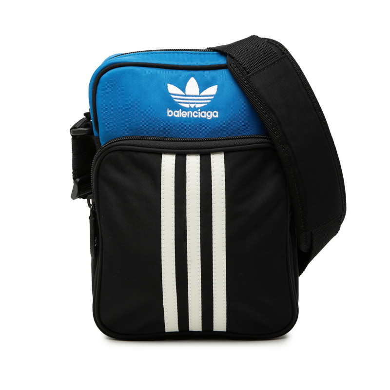 バレンシアガ × アディダス adidas 曲がった掛け ショルダーバッグ 差し交わす上半身 725437 黒いこと 青色 ナイロン メンズ BALENCIAGA 【中古】