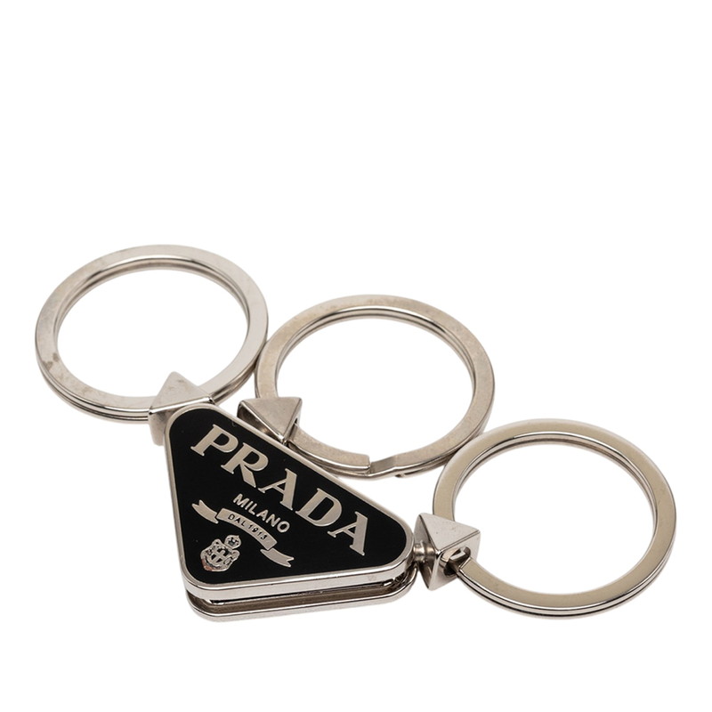 プラダ ３角形ロゴタイプ一皿 キーホルダー しろがね色 黒いこと 金属元素 レディース PRADA 【中古】