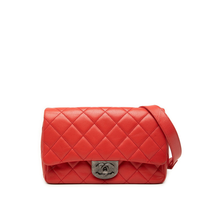 シャネル マトラッセ ココマーク チェーン ショルダーバッグ 2WAY レッド メタル金具 カーフスキン レディース CHANEL 【中古】｜【銀座パリス】　店