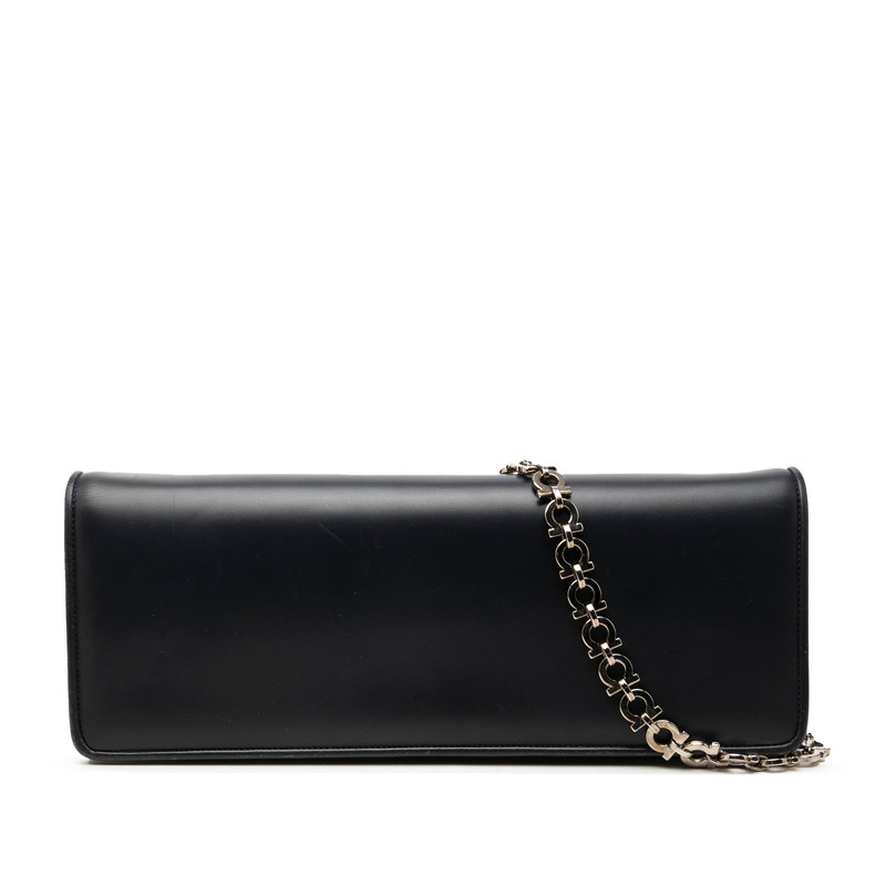 サルヴァトーレフェラガモ チェーン ショルダーバッグ ネイビー レザー レディース Salvatore Ferragamo 【中古】｜【銀座パリス】　店