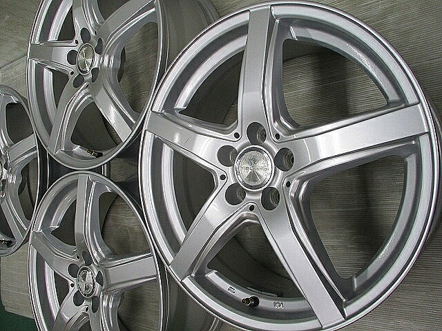 【中古ホイール 17インチ】【ダンロップ VIOLENTO】【中古ホイール 17インチ】 装着車種プリウス カローラ BRZ インプレッサG4