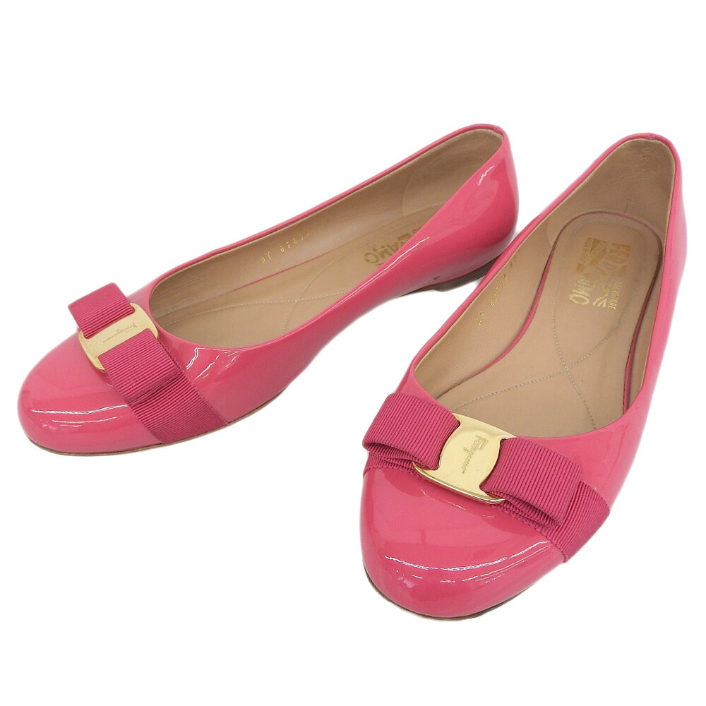 良品　フェラガモ　パンプス　JELLY ラバー　ヴァラリボン FERRAGAMO フェラガモ ラバーパンプス VARA JELLY ヴィラ