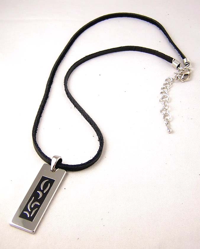 プレートネックレス黒紐チョーカー唐草アラベスク 四角 メンズ 男女兼用 シンプル ネックレス メール便可 ギフト包装無料 Giosenglish Com