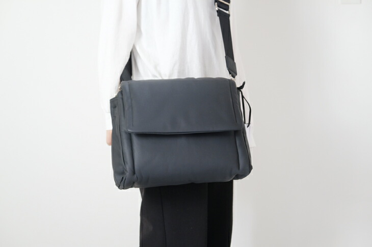 【SALE セール】POMTATA (ポンタタ) | PAD ショルダーバッグ (black) | ショルダー 羊革 15,048円