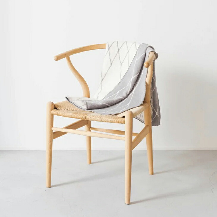 bastisRIKE | THE GRID - COTTON BABY BLANKET (light grey) | ベビーブランケット【75x100cm】北欧 シンプル グレー インテリア ブランケット コットン 綿 100％ おしゃれ 人気 オススメ リラックス やわらか ふんわり ひざ掛け 膝掛け ギフト