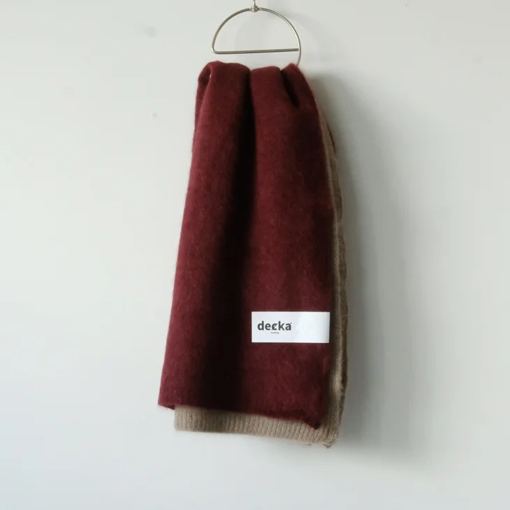 【SALE セール】decka -clothing- | Knitted Scarf | Bicolor (red×ecru) 45x180cm | デカ ニットスカーフ マフラー バイカラー|北欧雑貨と音楽 HAFEN ハーフェン
