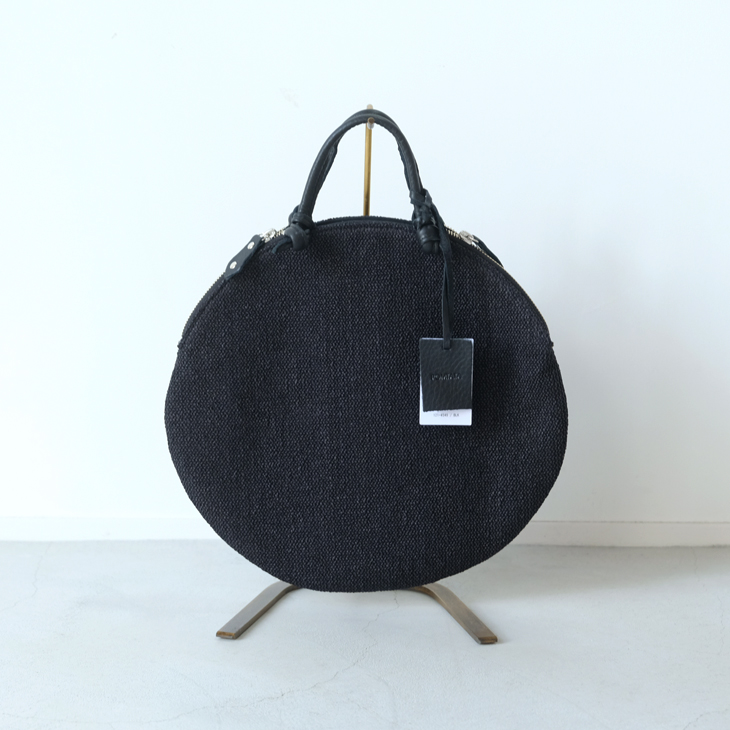 【SALE セール】POMTATA (ポンタタ) | ME/ENVAN TOTE TATE XS (black) | 円形 トートバッグ たてトート｜北欧雑貨と音楽 HAFEN ハーフェン 10,726円