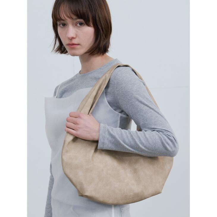 【SALE セール】ACOC (アコック) | Interview M Bag (beige) | ショルダーバッグ トートバッグ ハーフムーン 韓国