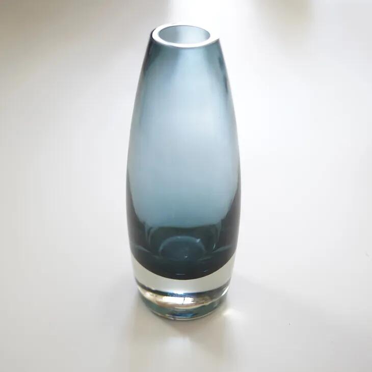 Riihimaen Lasi (by Tamara Aladin) | Blue glass vase 1960's | 北欧ヴィンテージ ガラス リーヒマエンラシ フィンランド Riihimaki|北欧雑貨と音楽 HAFEN ハーフェン