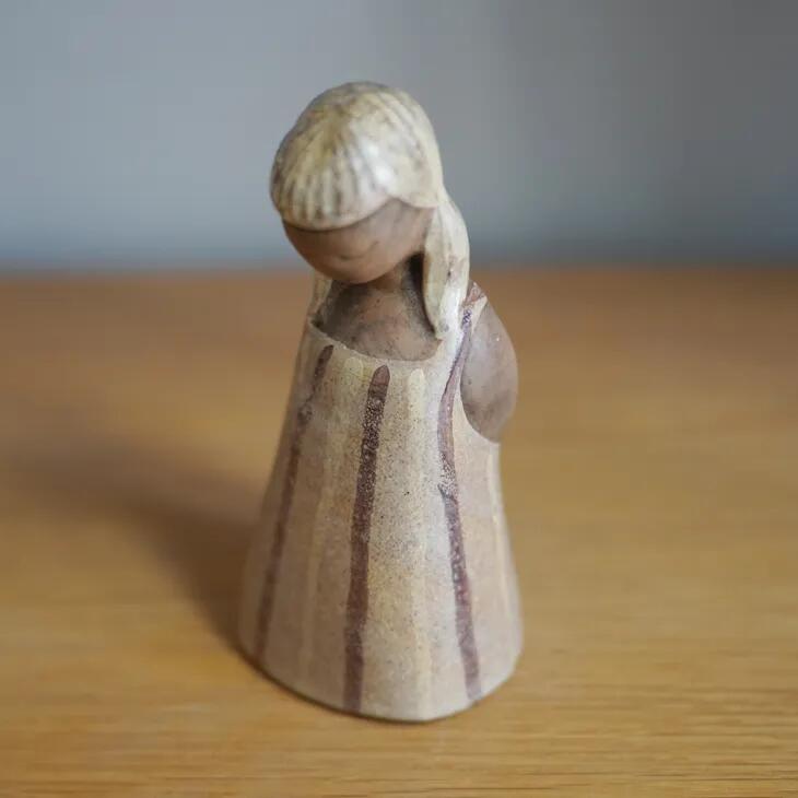 Dagny Zachrisson | Christina Keramik Figurine 少女像 | 北欧ヴィンテージ スウェーデン 陶器 彫刻 置物 ミッドセンチュリー クリスティーナ