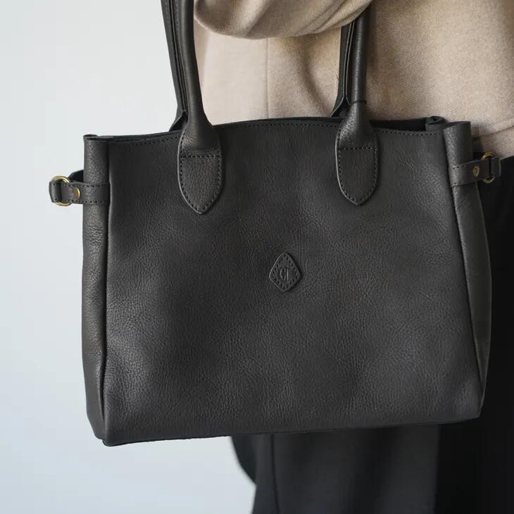 CLEDRAN (クレドラン) | GALE WIDE TOTE (black) | トートバッグ レザーバッグ｜北欧雑貨と音楽 HAFEN ハーフェン 20,405円