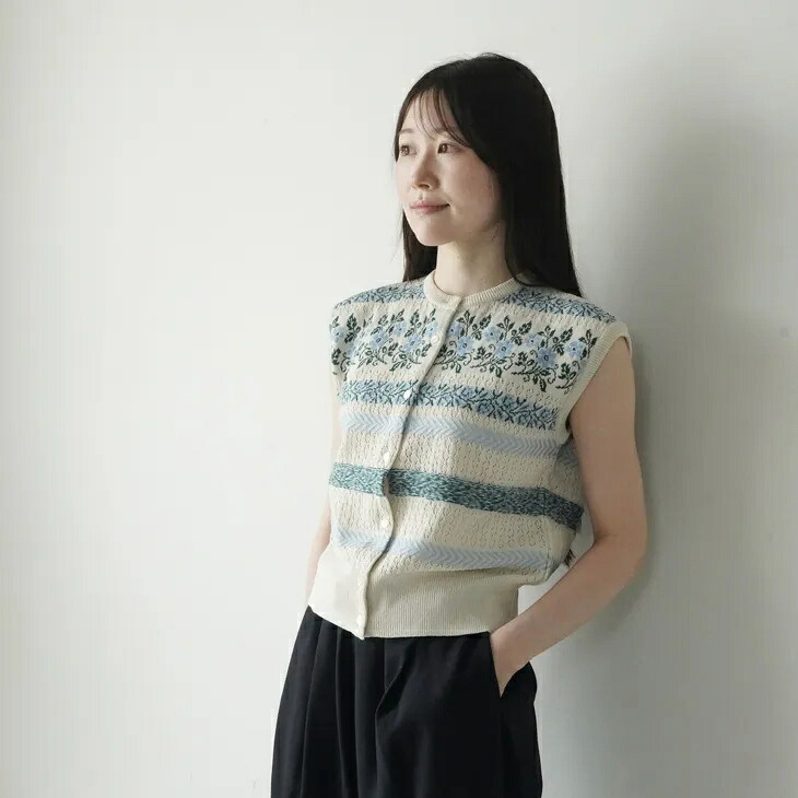 ASEEDONCLOUD | Flower Jacquard Knit Vest (off white) | アシードンクラウド トップス ニットベスト レディース|北欧雑貨と音楽 HAFEN ハーフェン