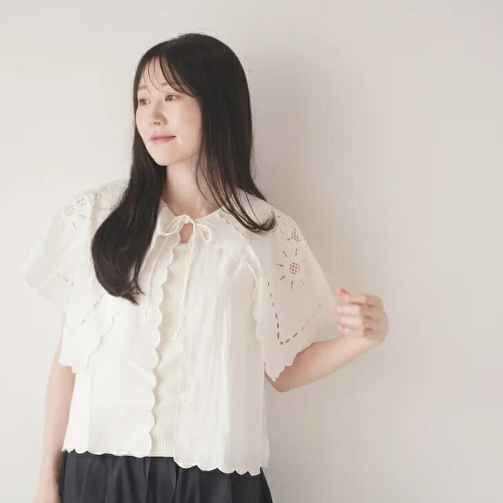 ESTROISLOSE (エストゥロワルーズ) | ケミカル刺繍ビッグ衿ベスト (ivory) | レディース ベスト ジレ ビッグカラー ケミカル刺繍 レースベスト コットン 綿 アイボリー レイヤード 重ね着 ゆったり ナチュラル シンプル 大人カジュアル 春夏|北欧雑貨と音楽 HAFEN ハーフェン