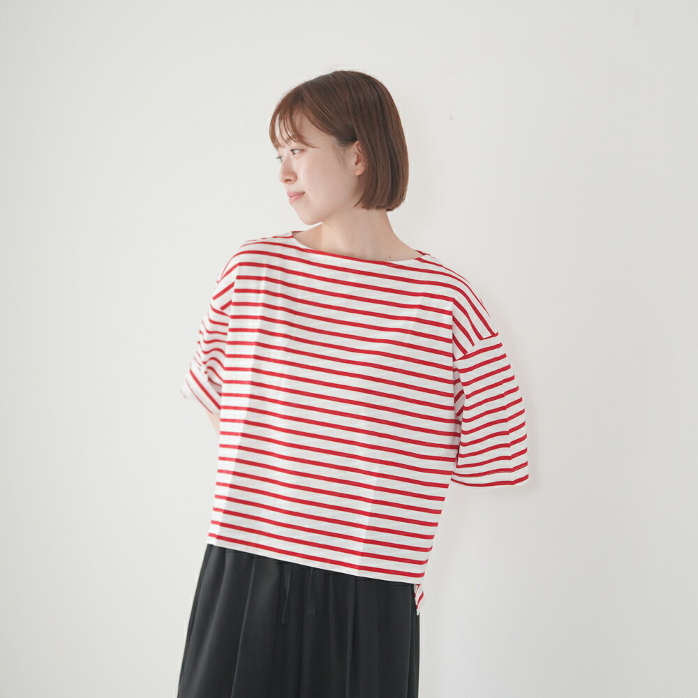 MANON (マノン) | BOAT NECK BORDER TEE (navy/red) | レディース Tシャツ カットソー ボートネック ボーダー 6分袖 コットン 綿 バスクシャツ マリン ゆったり オーバーサイズ ネイビー レッド シンプル ナチュラル 大人カジュアル 日本製 春 秋｜北欧雑貨と音楽 HAFEN ハーフェン