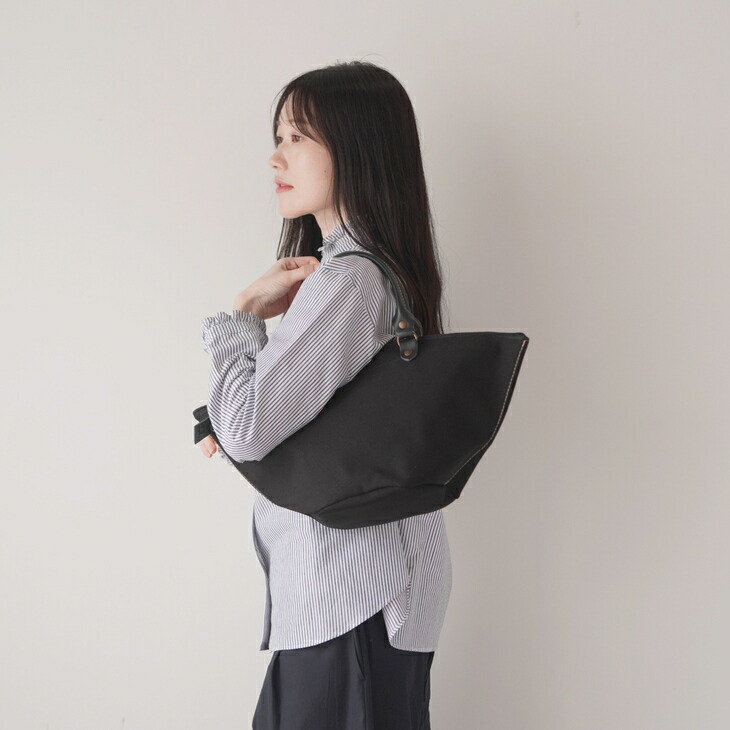 TAMPICO LE STYLE (タンピコ) | 4013.XS.ZIP ZANZIBAR XS (black) | バッグ かばん 鞄 ハンドバッグ ショルダーバッグ キャンバスバッグ レザー 牛革 ファスナー付き 軽量 ブラック 黒 フランス製 レディース シンプル カジュアル ナチュラル 通勤 人気 定番|北欧雑貨と音楽 HAFEN ハーフェン