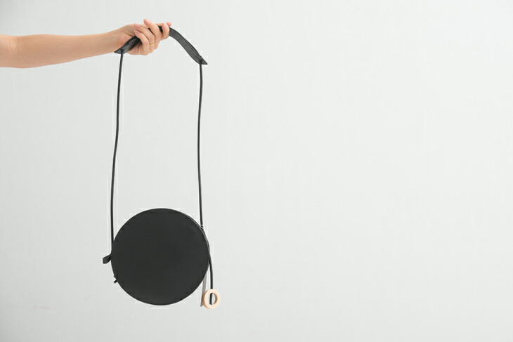 【SALE セール】yuruku (ユルク) | Round Box Pouch (black) | ショルダーバッグ ポーチ 国産 上質レザー