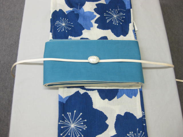 愚妻使い道 レディース浴衣 さくら手持ち部分 藍色 浴衣細バンド 帯留 地背景 ターコイズブルー細帯 Marchesoni Com Br