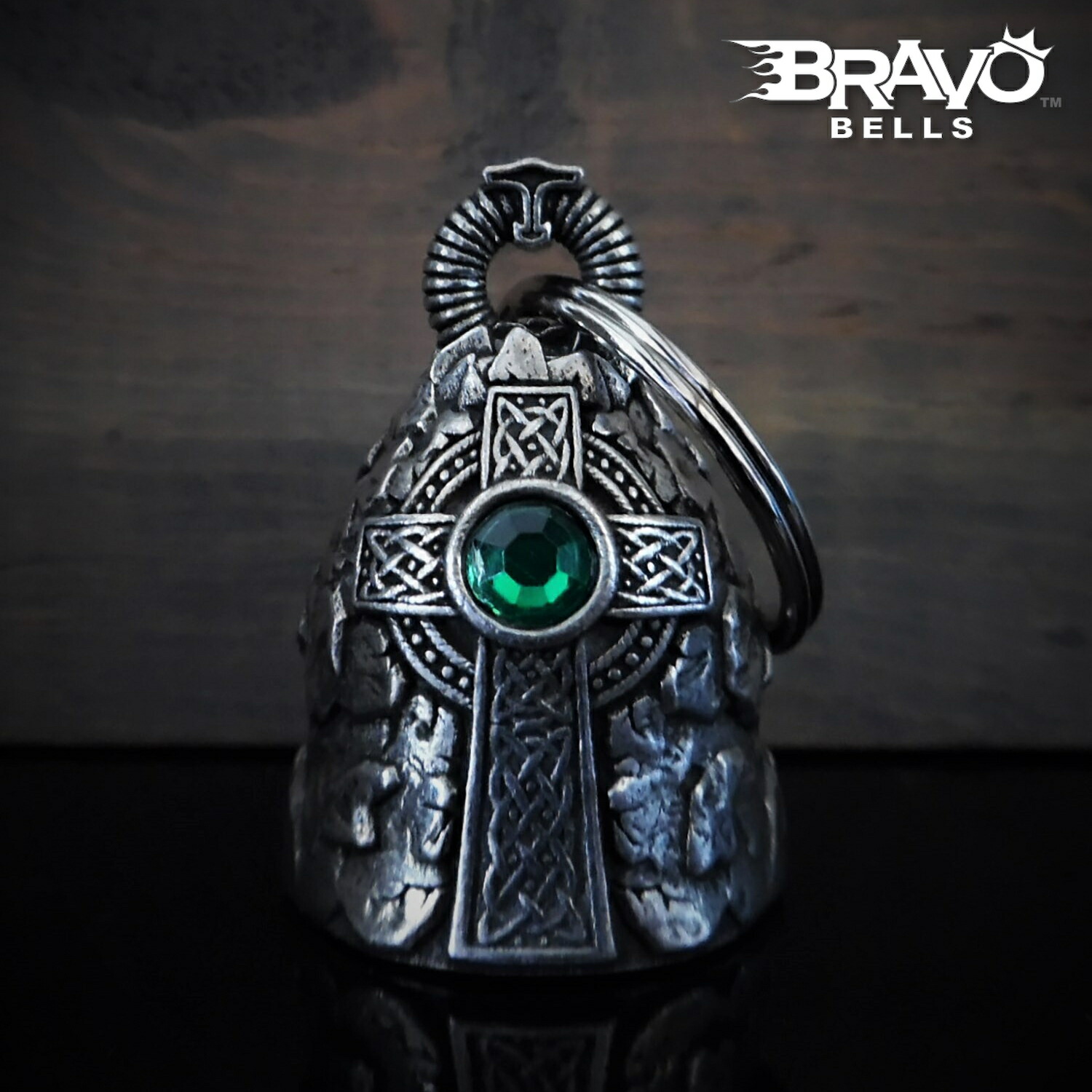 楽天市場】米国製 Bravo Bells 赤目 スカル 炎 フレイム 3D ベル [Flame Skull] ブラボーベル Made In USA  魔除け お守りとしてバイカーへの特別なギフトに! バイク オートバイ 鈴 アクセサリー キーホルダー キーチェーン ガーディアンベル Guardian  Bell : ハーレー ...