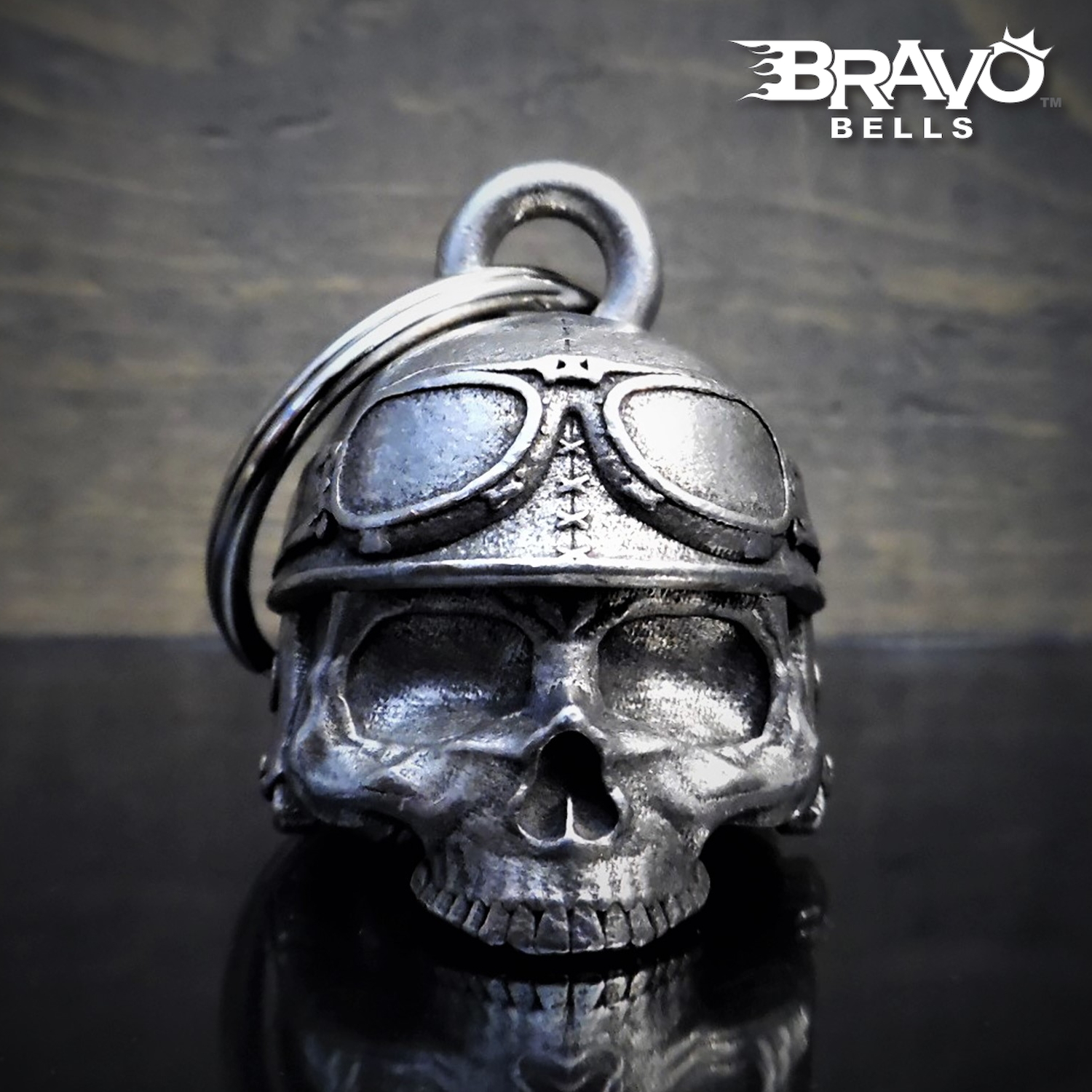 楽天市場】米国製 Bravo Bells 赤目 スカル 炎 フレイム 3D ベル [Flame Skull] ブラボーベル Made In USA  魔除け お守りとしてバイカーへの特別なギフトに! バイク オートバイ 鈴 アクセサリー キーホルダー キーチェーン ガーディアンベル Guardian  Bell : ハーレー ...