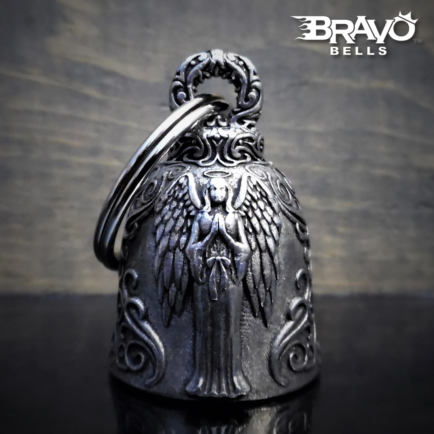 楽天市場】米国製 Bravo Bells 赤目 スカル 炎 フレイム 3D ベル [Flame Skull] ブラボーベル Made In USA  魔除け お守りとしてバイカーへの特別なギフトに! バイク オートバイ 鈴 アクセサリー キーホルダー キーチェーン ガーディアンベル Guardian  Bell : ハーレー ...