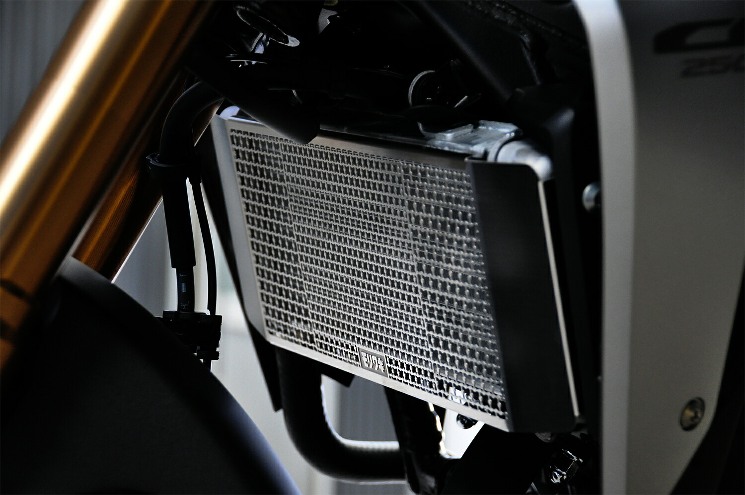 MORIWAKI/モリワキCB250R18-RadiatorCoreGuardラジエターコアガードSILVER(品番01911-201Q6-00)