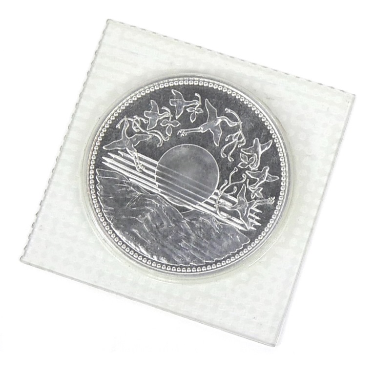 昭和61年 天皇陛下御在位60年1万円銀貨 パック入り 未開封 記念貨幣 記念硬貨(70499) 11,165円