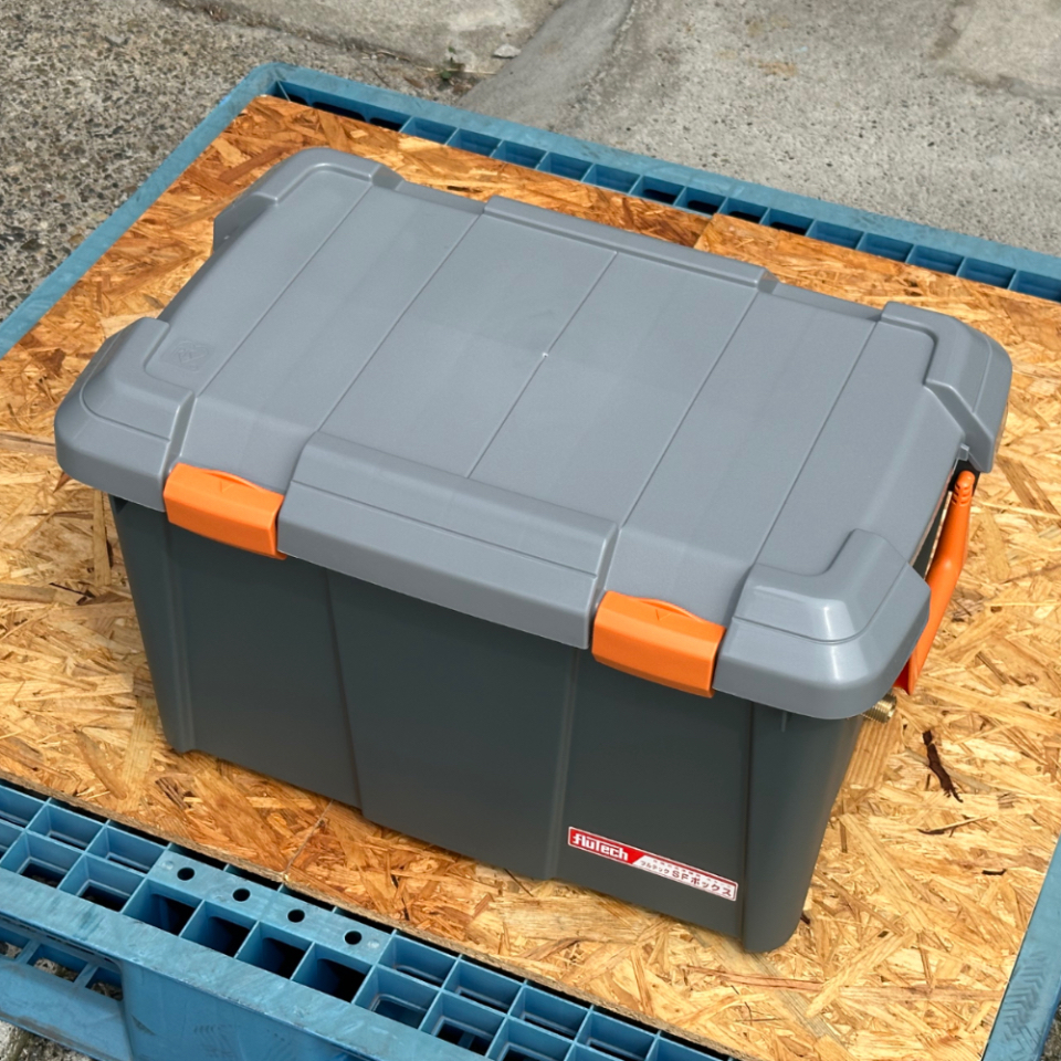 高圧洗浄機専用　止水制御機能付きバケツ BOX型　コンテナ　フロート弁　クリア色 高圧洗浄機専用 止水制御機能付きバケツ BOX型 コンテナ