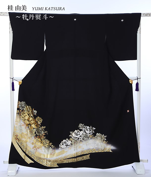 【賃借】桂由美 YUMI KATSURA 留袖賃借 留袖 賃借 御召しもの賃借 賃借御召しもの 黒留袖賃借フルセット 8AA180 華燭の典 日本の首都妻 交歓会 名取り草熨斗 母ちゃん 145珊～160珊位まで S大きさ 背のごく小さい方 留め袖 賃借