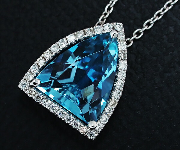 プラチナPt900 アクアマリン＋メレダイヤのペンダントトップ　刻印あり アクアマリンキャッツアイ 7.02ct ダイヤモンド 0.31ct