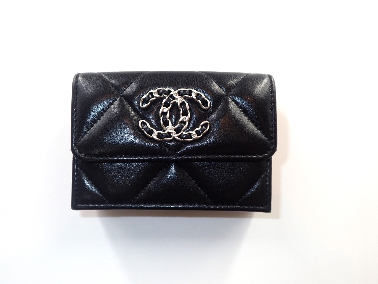 【中古】CHANEL レディース コンパクト 三つ折り財布 人気｜ヨシコレクション