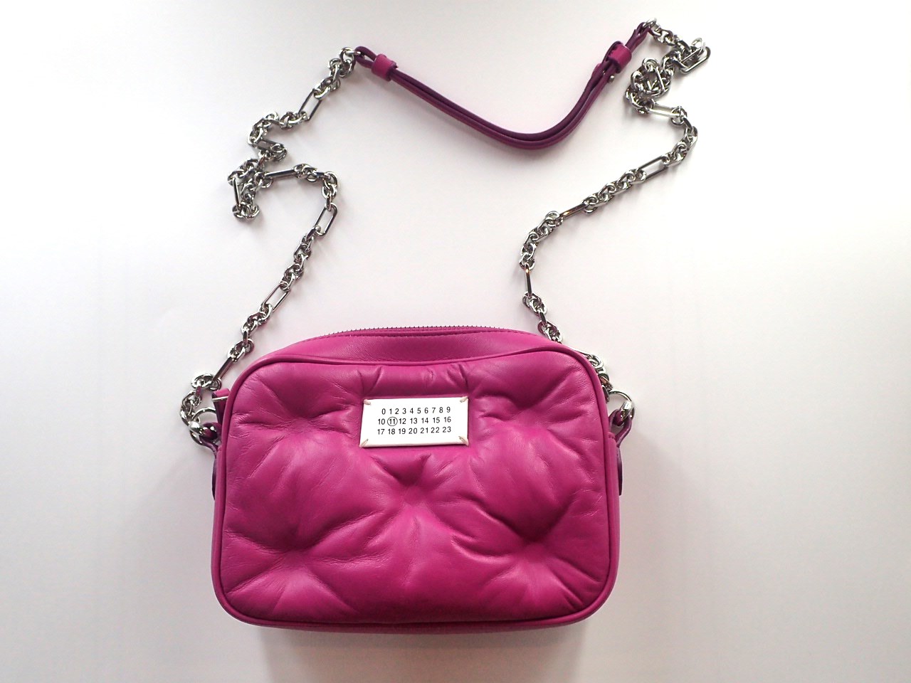 【中古】MAISON MARGIELA  チェーン店ショルダーバッグ 瓦ゲットー パープル 紫 美品  【貨物輸送無料】