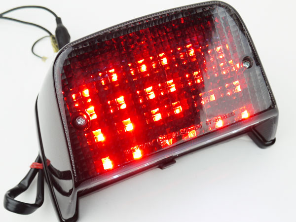 日本代理店正規品 ゼファー400 用 LED テールランプ(スモーク) 未使用 