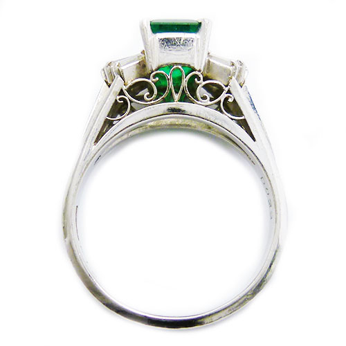 美品 Pm900 エメラルド ダイヤ リング 12号 エメラルド 1 35ct ダイヤ 0 33ct 華やか プラチナ 中古 Kiev24 Com
