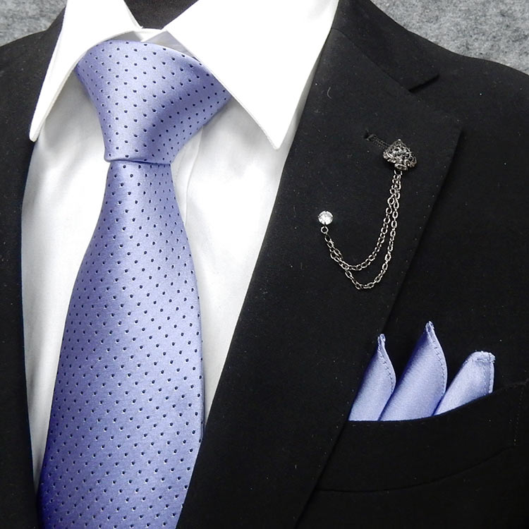 Brioni　シルクネクタイ　ポケットチーフ付き ネクタイとポケットチーフ | ブリオーニ® 日本 公式ストア