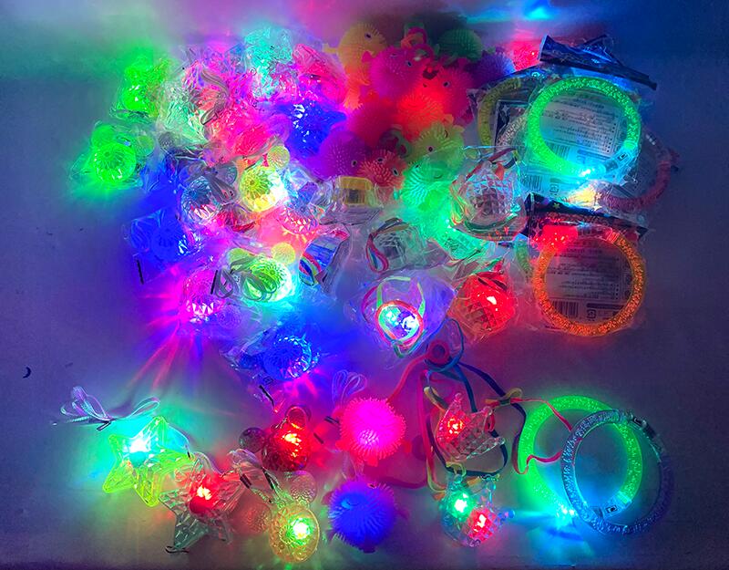 楽天市場】〔光る玩具〕光る星型ペンダント ダイヤカット 36入【返品