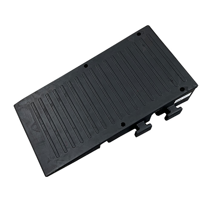 ゆるやか傾斜面100 高さ10糎段差用 d570×W900×H100粍 森閑としたの天然ゴム製 （生産物1個 d570×W300×H100粍 約6.0kg）×3個書き割り（npt） 生産物3個で1式です （人間宅送りとどけるは加えること貨物輸送が止むを得ずです）
