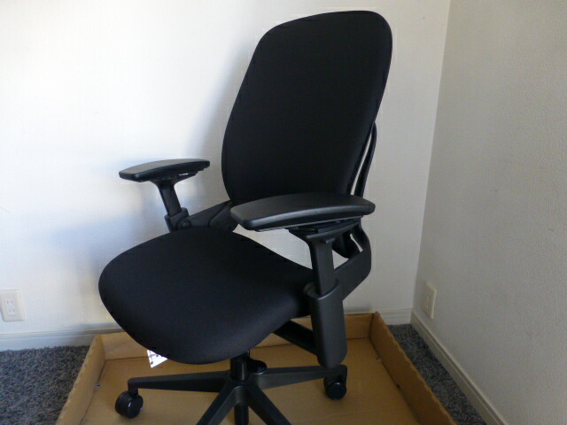 楽天市場 新品 スチールケース リープチェア V2 黒色 ランバーサポート機能つき 未使用箱入り品 年製 未使用品 アウトレット オフィス家具 オフィスチェア 中古オフィス家具ｊａｗｓ