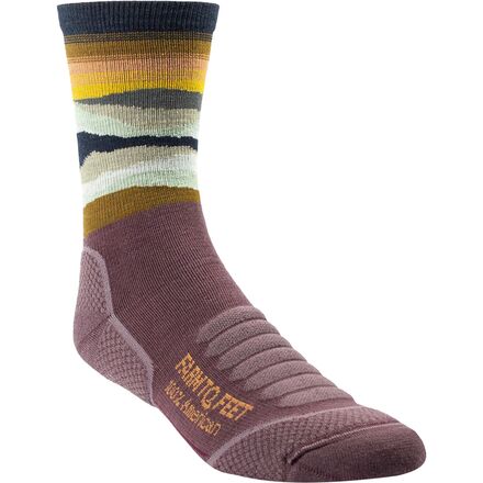 (取寄) ファームトゥフィート メンズ マックス パッチ マウンテン 3/4 テクニカル クルー ソック - メンズ Farm To Feet men Max Patch Mountain 3/4 Technical Crew Sock - Men's Dewberry|ジェットラグ店