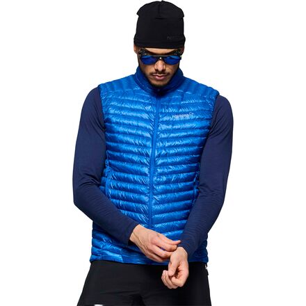 (取寄) ノローナ メンズ トロールヴェゲン スーパーライト ベスト - メンズ Norrona men Trollveggen Superlight Down800 Vest - Men's Skydiver