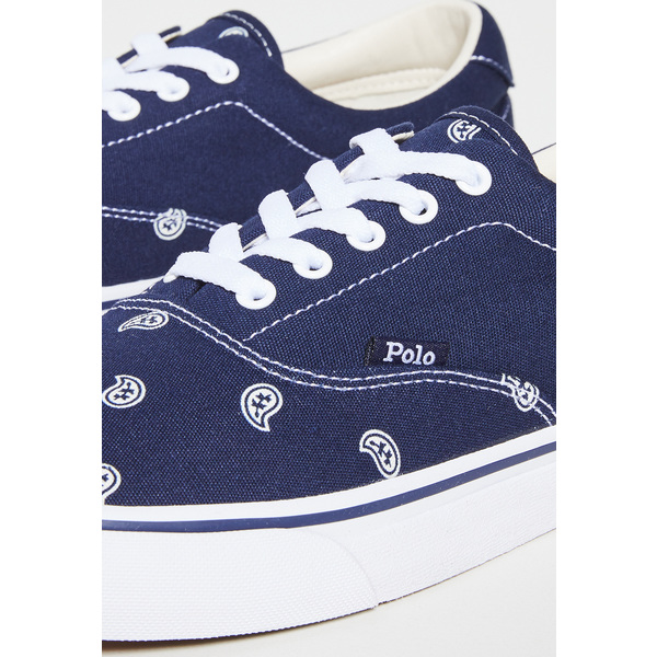 取寄 ポロ ラルフローレン メンズ ソートン スニーカー Polo Ralph Lauren Men S Thorton Sneakers Navy Bandanaprint Polo Ralph Lauren ポロ ラルフローレン メンズ スニーカー シューズ 靴 心安い 銘柄 Damienrice Com