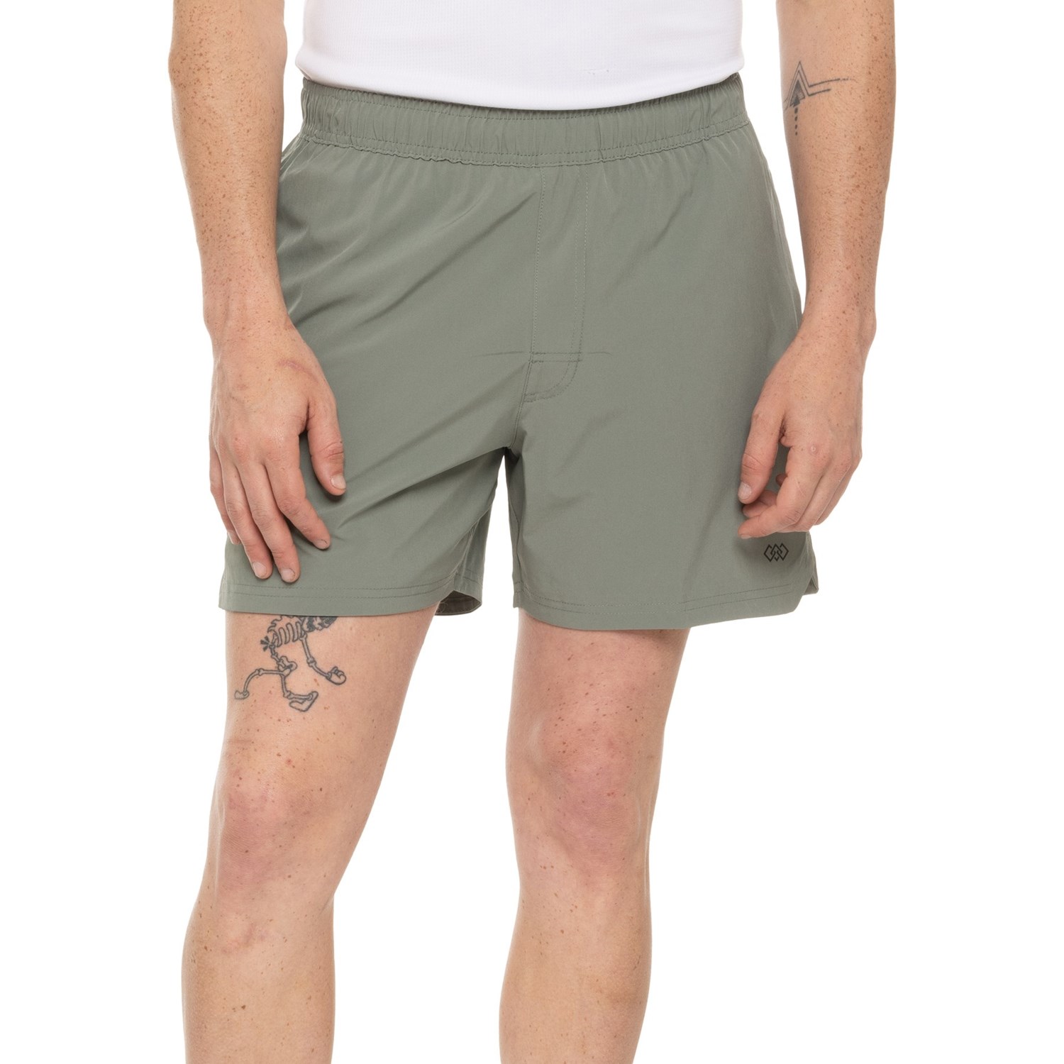 (取寄) レジェンド ストレッチ-ウーブン パフォレイティット ショーツ - 5インチ, ビルト-イン コンプレッション ライナー Leg3nd Stretch-Woven Perforated Shorts - 5”, Built-In Compression Liner Agave Green