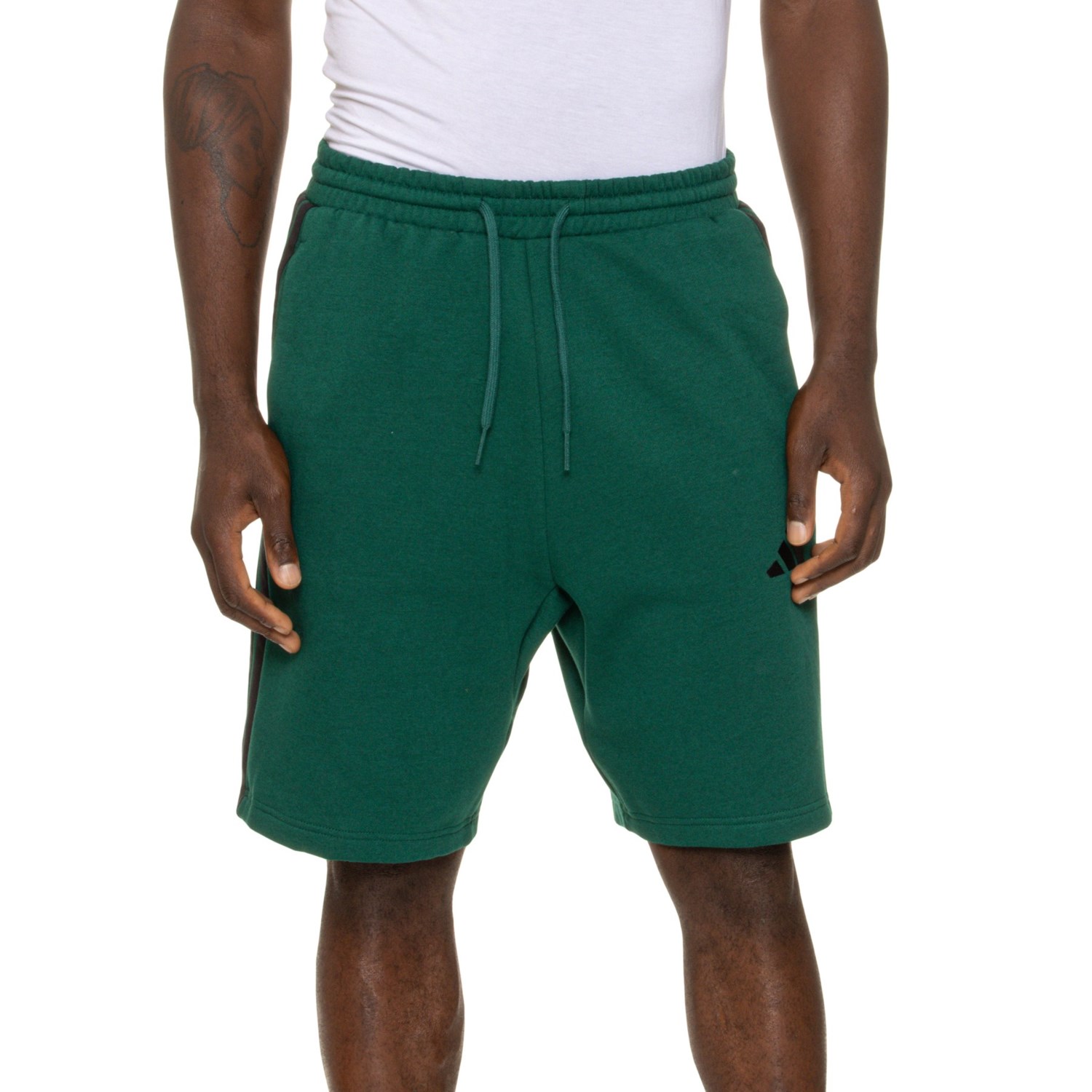 (取寄) アディダス メンズ アディダス 3ストライプ フリース ショーツ adidas men 3-Stripe Fleece Shorts Collegiate Green｜ジェットラグ店 6,720円