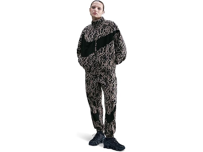 (取寄) ナイキ レディース スポーツウェア トレンド ウーブン ヘリテージ オール オーバー プリント ジャケット Nike women Sportswear Trend Woven Heritage All Over Print Jacket Black/Black