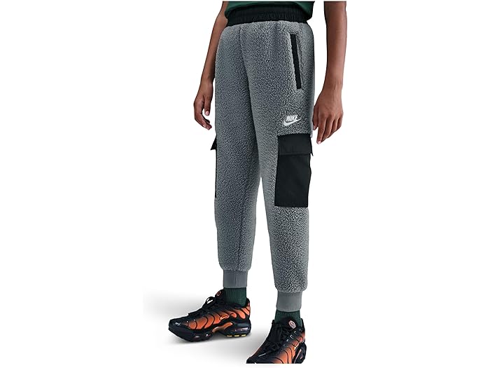 (取寄) ナイキ キッズ キッズ スポーツウェア クラブ フリース カーゴ パンツ (リトル キッド/ビッグ キッド) Nike Kids kids Sportswear Club Fleece Cargo Pants (Little Kid/Big Kid) Smoke Grey/Black/White